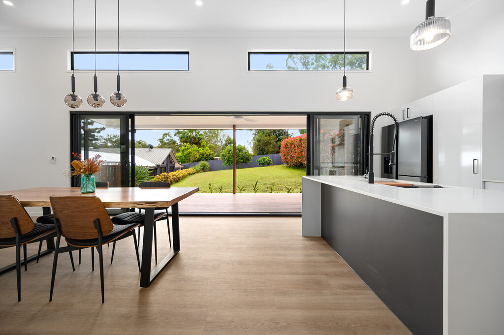 Tallai Modern Entertainer — Tallai