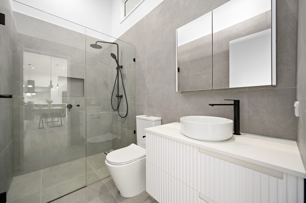 Tallai Modern Entertainer — Tallai